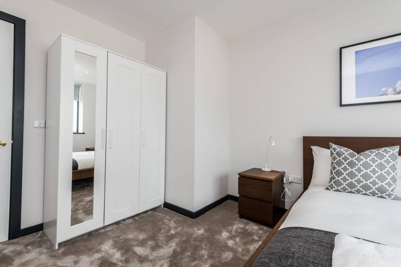 Waterfront Apartment With View Of Liver Building Liverpool Exteriér fotografie